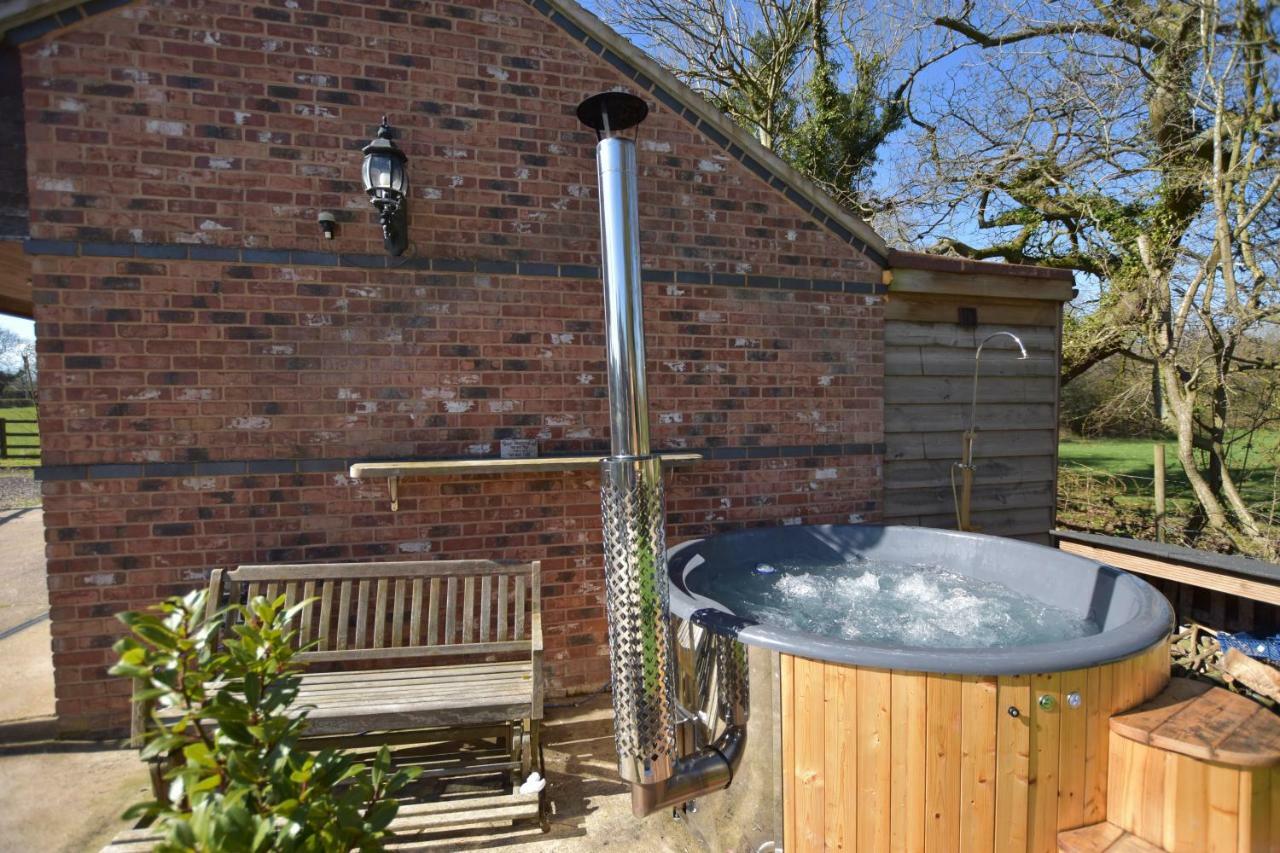 Oak Tree Stables Cottage Birmingham Extérieur photo